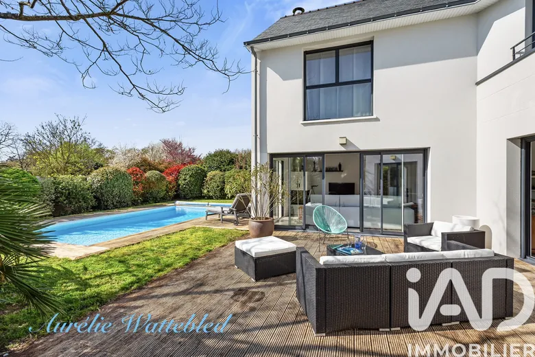 Maison 9 pièces 240 m² · à Carquefou · 240,3 m² · 799 000 €