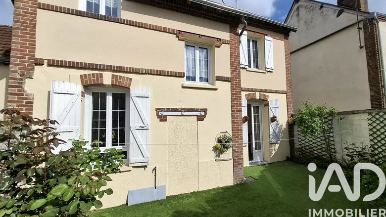 Maison 4 pièces 94 m² · à Châteauneuf-en-Thymerais · 94 m² · 156 000 €