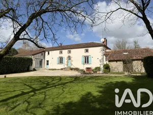 Maison de campagne à Saint-Paul-en-Gâtine (79240)