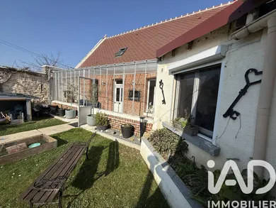 Village house in La Neuville-Roy (60190)