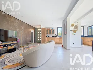 Maison à Roquebrune-sur-Argens (83520)