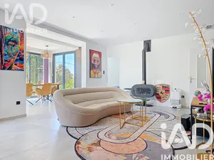 Maison à Roquebrune-sur-Argens (83520)