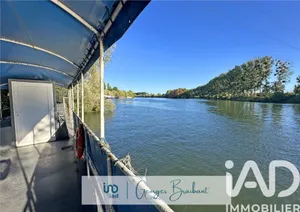 Barge in Conflans-Sainte-Honorine (78700)