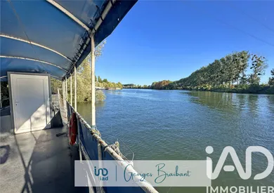 Barge in Conflans-Sainte-Honorine (78700)