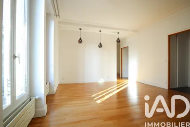 Apartment in Montrouge (92120)