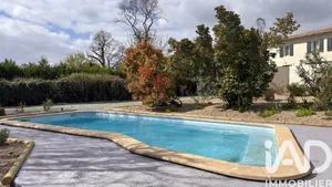 Longere in Saintes (17100)