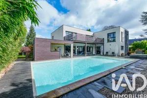 Mansion in Saint-Cyr-sur-Loire (37540)