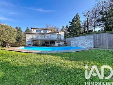 Architectural house in Les Brunels (11400)