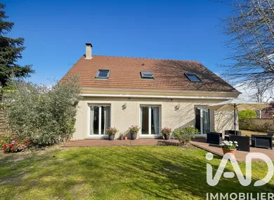 Maison traditionnelle à Montfermeil (93370)