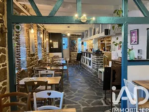 Building in Huelgoat (29690)