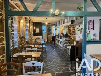 Building in Huelgoat (29690)