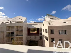 Apartment in Bordeaux (33100)