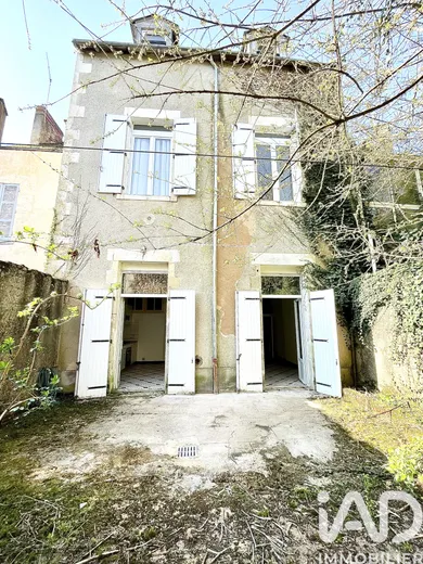Building in Le Blanc (36300)