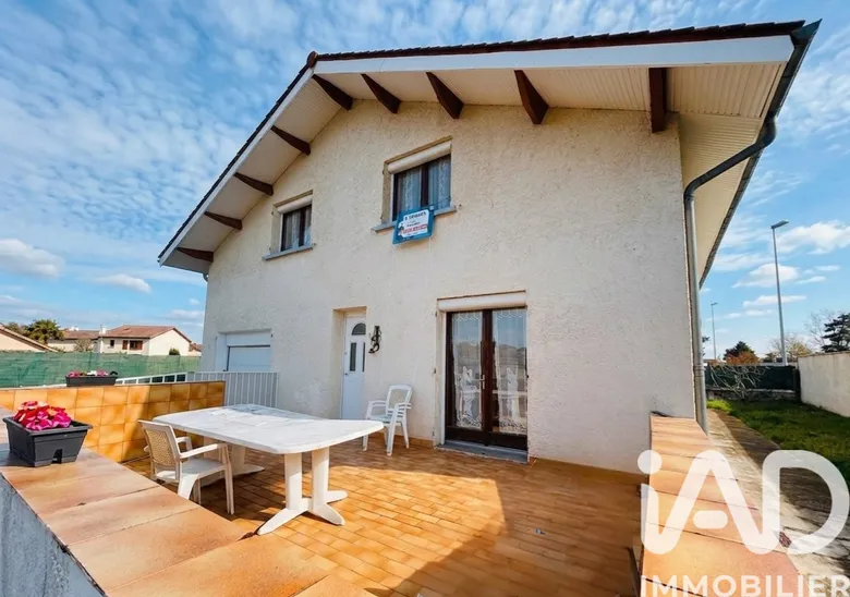 Maison 5 pièces 180 m² · à Montrond-les-Bains · 180 m² · 299 000 €