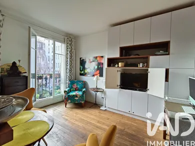 Apartment in Paris (75019)