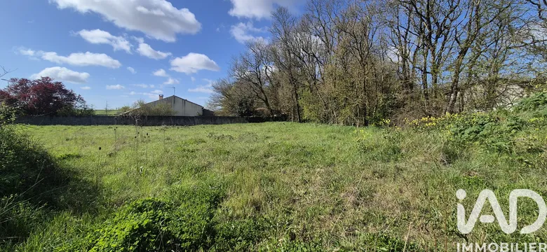 Terrain à bâtir à Saint-Médard-d'Aunis (17220) · 124 980 €
