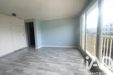 Appartement à Sainte-Geneviève-des-Bois (91700)