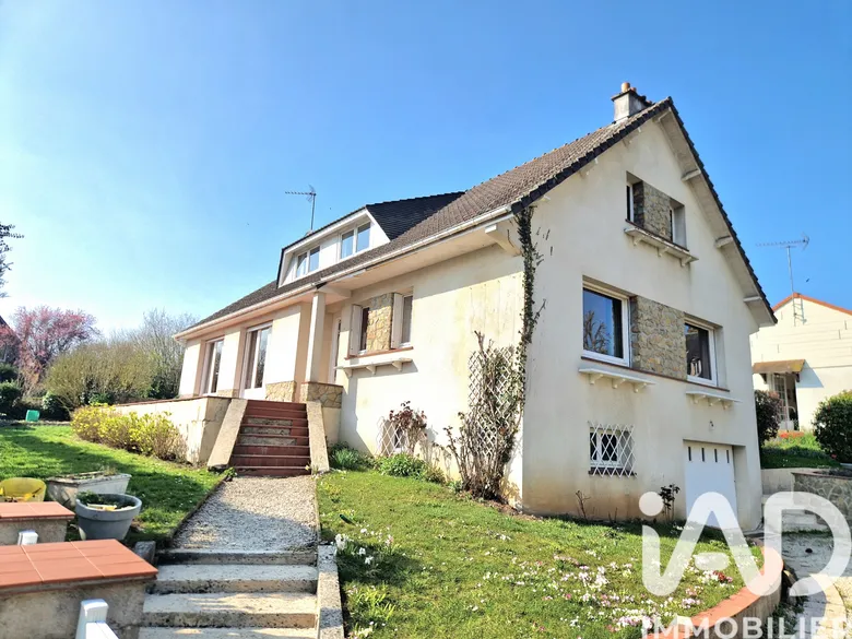 Maison 7 pièces 149 m² · à Forges-les-Eaux · 148,7 m² · 232 000 €