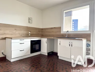 Apartment in Grenoble (38100)