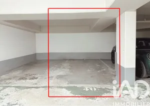 Parking à Paris (75011)