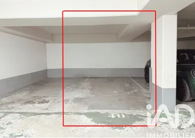 Parking à Paris (75011)