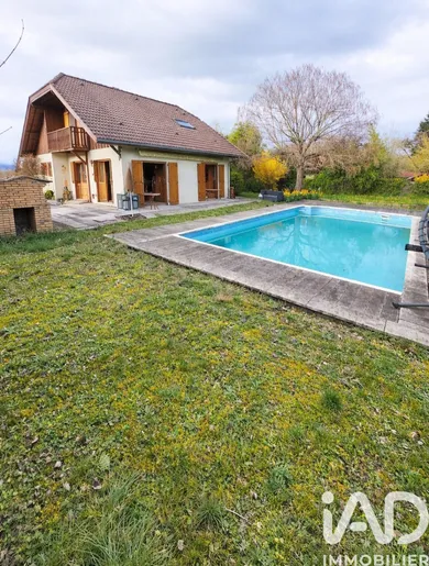 Maison traditionnelle à Saint-Julien-en-Genevois (74160)