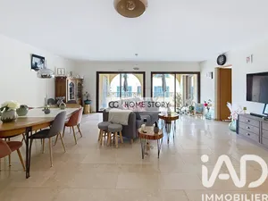 Apartment in Sanary-sur-Mer (83110)