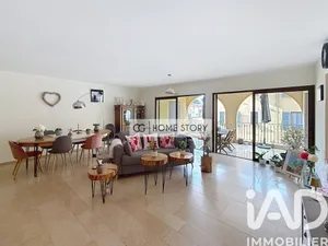 Apartment in Sanary-sur-Mer (83110)
