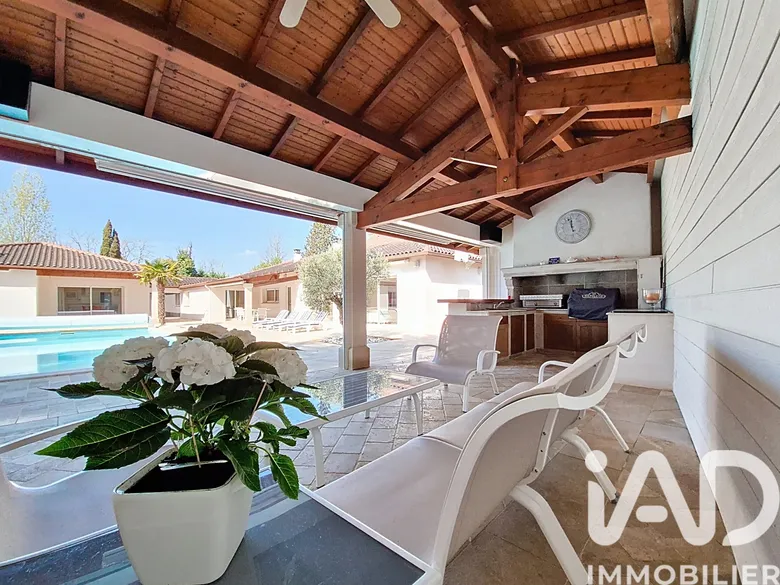 Maison 9 pièces 305 m² · à Pradines · 305 m² · 674 000 €