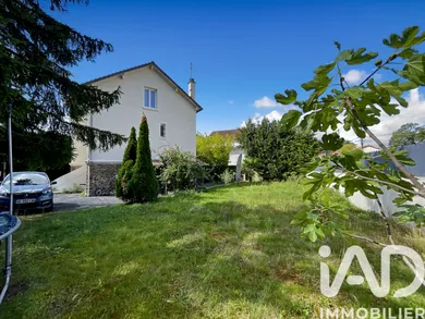 Maison traditionnelle à Montfermeil (93370)