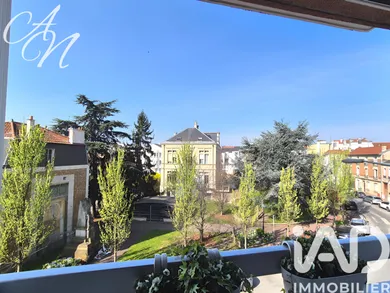 Apartment in Fontenay-sous-Bois (94120)