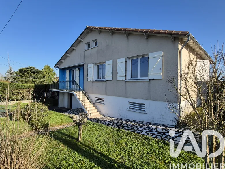 Maison 4 pièces 106 m² · à La Crèche · 106 m² · 152 000 €