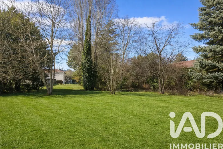 Terrain à bâtir à Sainte-Consorce (69280) · 220 000 €