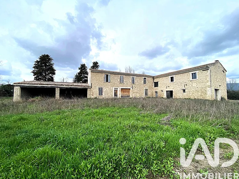 Maison 12 pièces 270 m² · à L'Isle-sur-la-Sorgue · 270 m² · 895 000 €