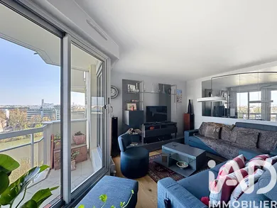 Apartment in Courbevoie (92400)