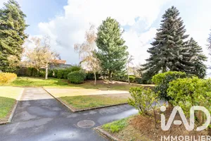 Apartment in Morangis (91420)