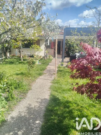 Townhouse in Cenon (33150)