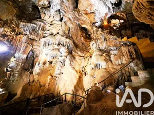 Domain in Saint-Remèze (07700)