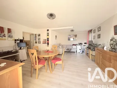 Apartment in Marignane (13700)