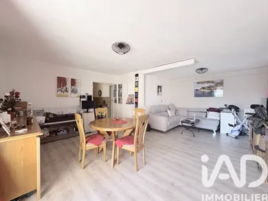 Apartment in Marignane (13700)