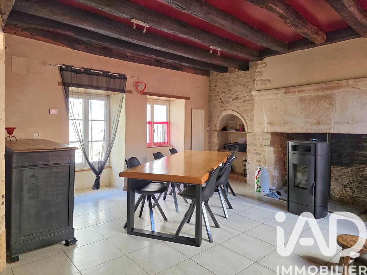 maison à La Rochefoucauld-en-Angoumois
