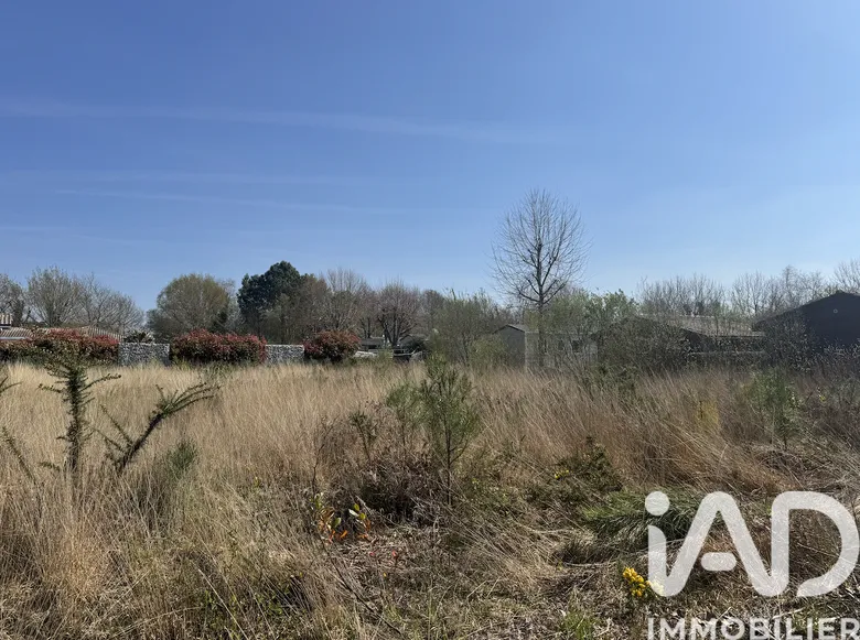 Terrain à Parentis-en-Born (40160) · 178 500 €