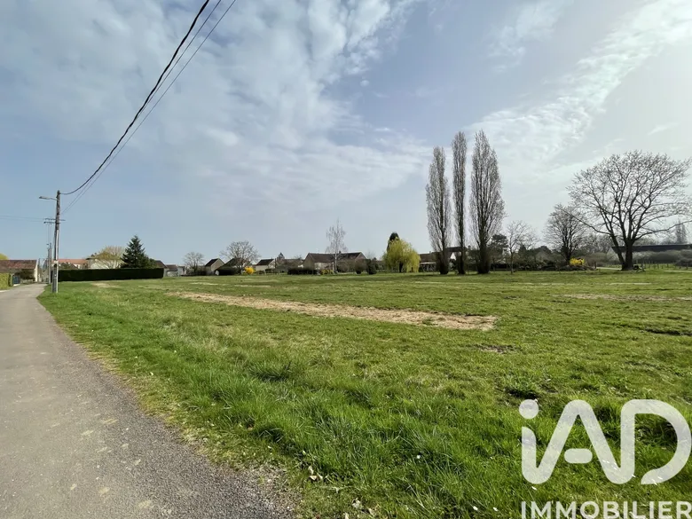 Terrain à Pontigny (89230) · 43 900 €