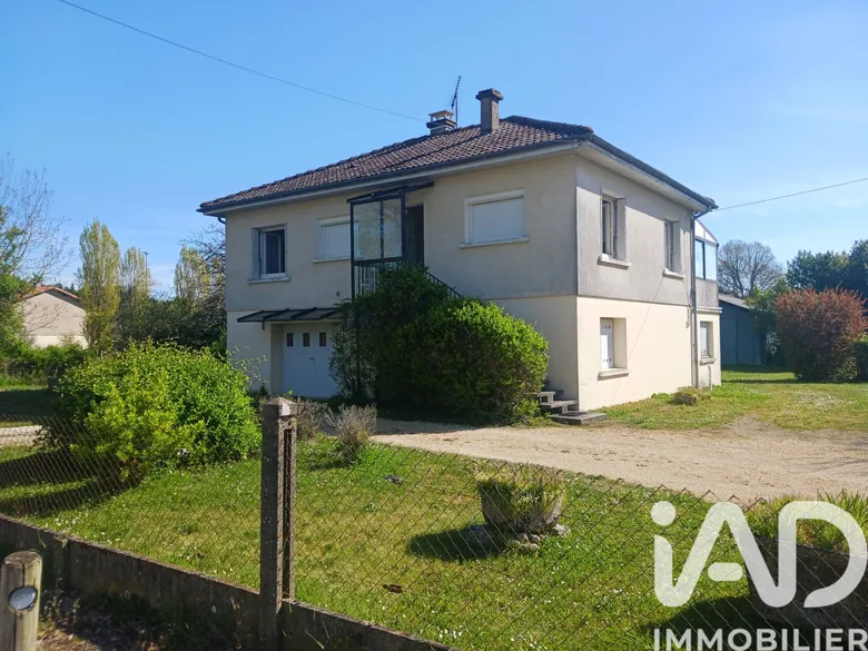 Maison 4 pièces 76 m² · à Saint-Maurice-la-Clouère · 76 m² · 90 000 €