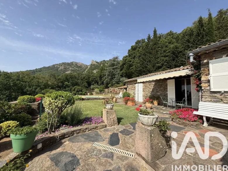 Maison 6 pièces 169 m² · à La Garde-Freinet · 169 m² · 1 354 000 €