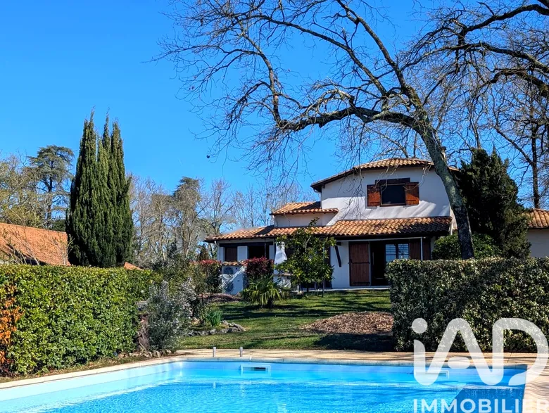 Maison 7 pièces 143 m² · à Bouliac · 143,3 m² · 690 000 €
