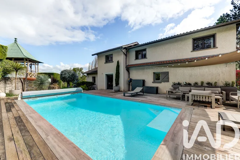 Maison 7 pièces 161 m² · à Saint-Romain-au-Mont-d'Or · 160,7 m² · 880 000 €
