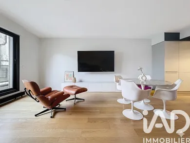 Apartment in Paris (75015)