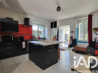 Townhouse in Bouguenais (44340)