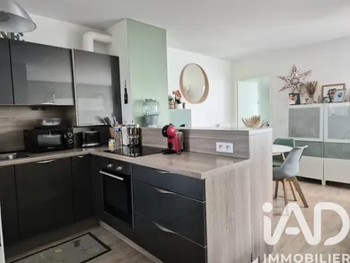 Apartment in Saint-Pierre-du-Perray (91280)